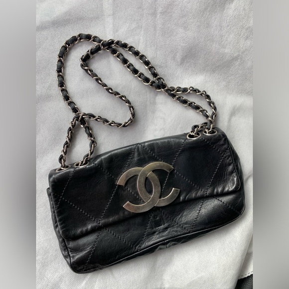 CHANEL Handbags - RARE Chanel leather flap bag!